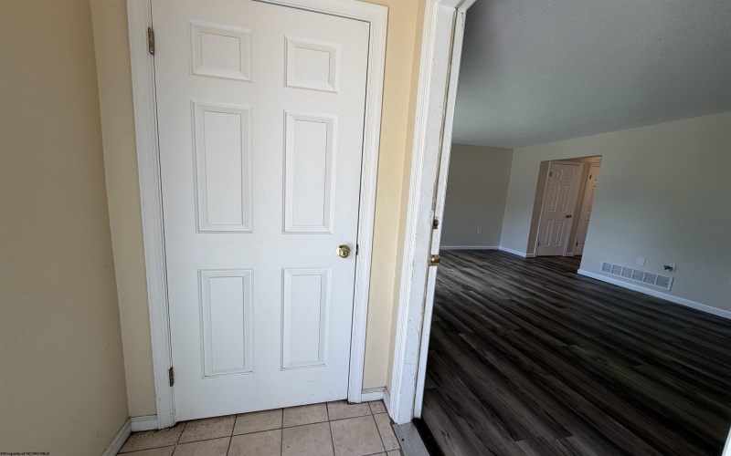 512 Worthington Drive, Bridgeport, West Virginia 26330, 2 Bedrooms Bedrooms, 4 Rooms Rooms,1 BathroomBathrooms,Single Family Attached,For Sale,Worthington,0,10165706