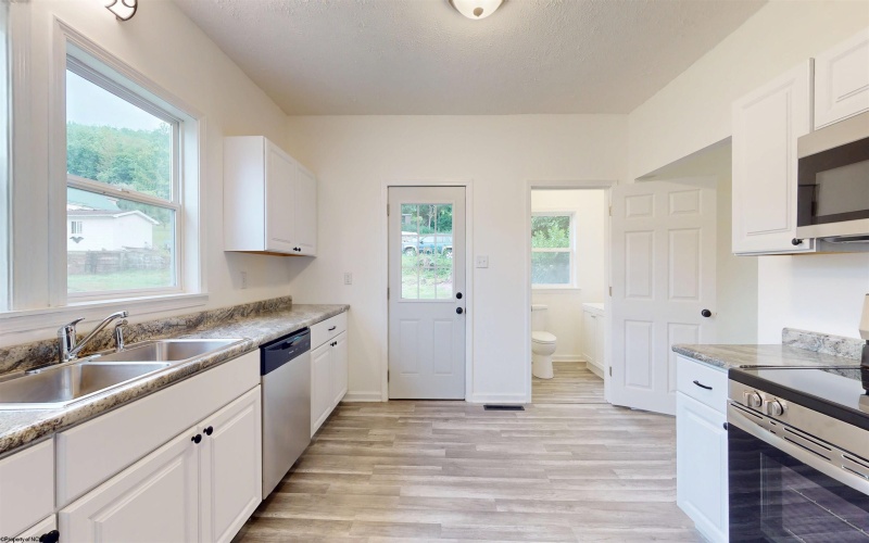 1095 PARKVIEW Road, Grafton, West Virginia 26354, 2 Bedrooms Bedrooms, 8 Rooms Rooms,1 BathroomBathrooms,Single Family Detached,For Sale,PARKVIEW,0,10165691