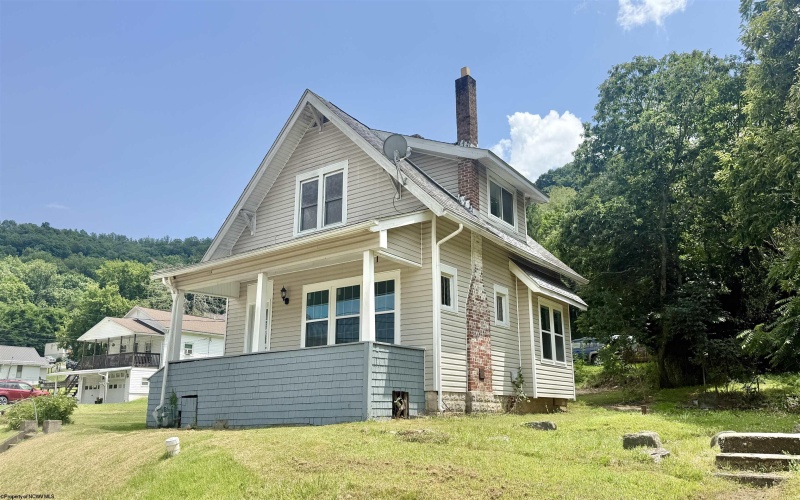 1095 PARKVIEW Road, Grafton, West Virginia 26354, 2 Bedrooms Bedrooms, 8 Rooms Rooms,1 BathroomBathrooms,Single Family Detached,For Sale,PARKVIEW,0,10165691