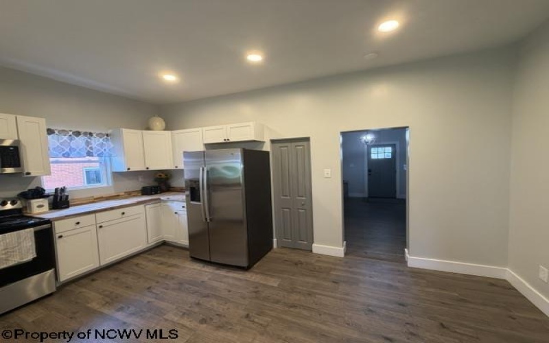 707 Gaston Avenue, Fairmont, West Virginia 26554, 4 Bedrooms Bedrooms, 7 Rooms Rooms,2 BathroomsBathrooms,Single Family Detached,For Sale,Gaston,0,10165683