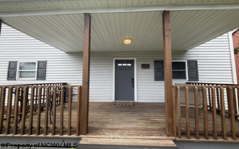 707 Gaston Avenue, Fairmont, West Virginia 26554, 4 Bedrooms Bedrooms, 7 Rooms Rooms,2 BathroomsBathrooms,Single Family Detached,For Sale,Gaston,0,10165683