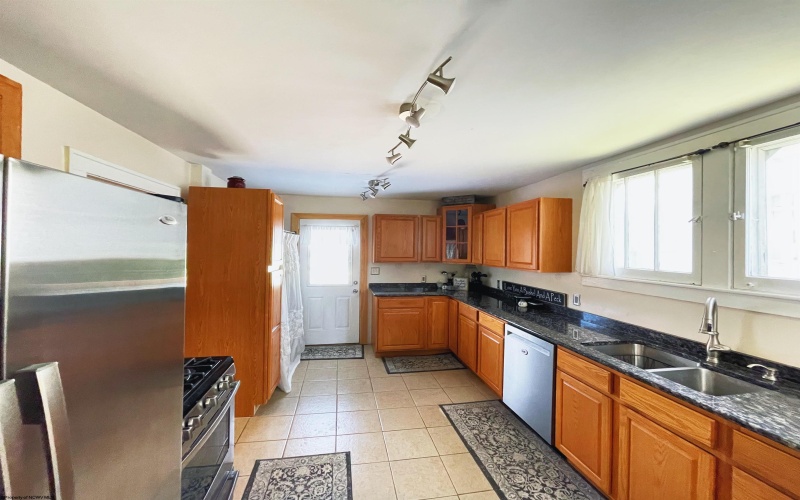 134 Ridenour Street, Clarksburg, West Virginia 26301, 3 Bedrooms Bedrooms, 6 Rooms Rooms,1 BathroomBathrooms,Single Family Detached,For Sale,Ridenour,0,10165680