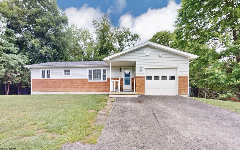 147 ROSEWOOD Avenue, Fairmont, West Virginia 26554, 3 Bedrooms Bedrooms, 7 Rooms Rooms,1 BathroomBathrooms,Single Family Detached,For Sale,ROSEWOOD,0,10165681