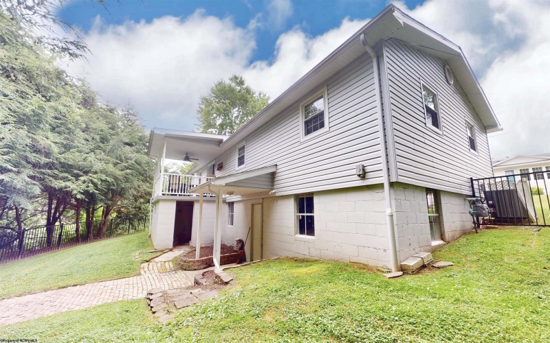 147 ROSEWOOD Avenue, Fairmont, West Virginia 26554, 3 Bedrooms Bedrooms, 7 Rooms Rooms,1 BathroomBathrooms,Single Family Detached,For Sale,ROSEWOOD,0,10165681