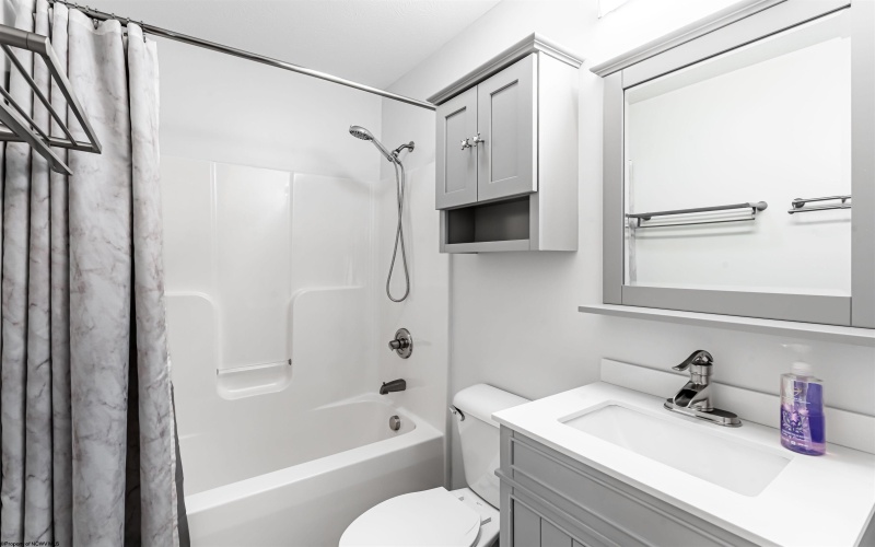15 Par Lane, Maidsville, West Virginia 26541, 3 Bedrooms Bedrooms, 6 Rooms Rooms,2 BathroomsBathrooms,Single Family Detached,For Sale,Par,0,10165694