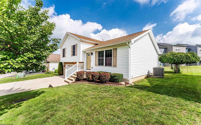 15 Par Lane, Maidsville, West Virginia 26541, 3 Bedrooms Bedrooms, 6 Rooms Rooms,2 BathroomsBathrooms,Single Family Detached,For Sale,Par,0,10165694