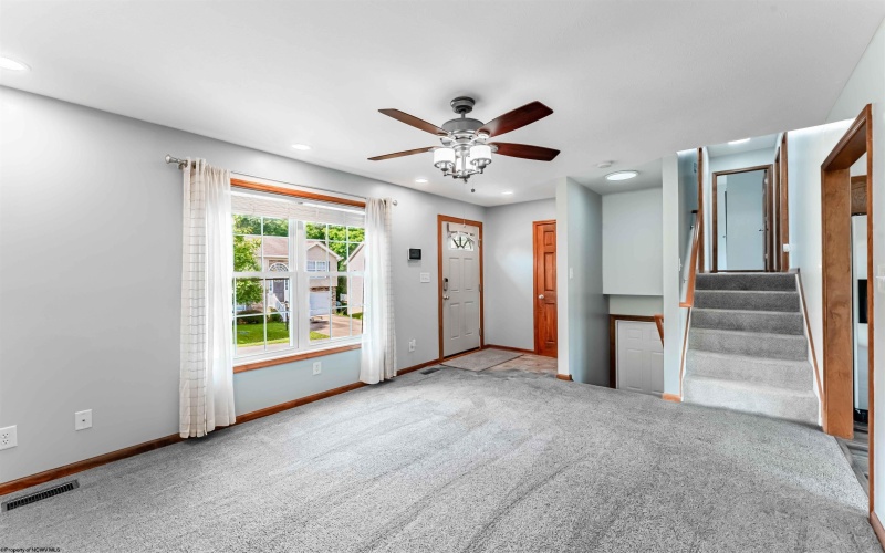 15 Par Lane, Maidsville, West Virginia 26541, 3 Bedrooms Bedrooms, 6 Rooms Rooms,2 BathroomsBathrooms,Single Family Detached,For Sale,Par,0,10165694