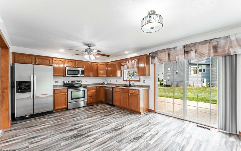 15 Par Lane, Maidsville, West Virginia 26541, 3 Bedrooms Bedrooms, 6 Rooms Rooms,2 BathroomsBathrooms,Single Family Detached,For Sale,Par,0,10165694