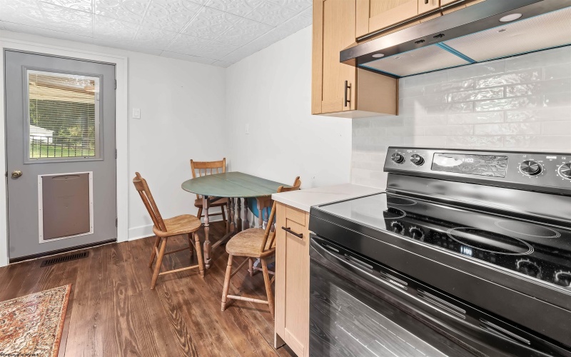 16 Davis Heights Road, Maidsville, West Virginia 26541, 2 Bedrooms Bedrooms, 5 Rooms Rooms,1 BathroomBathrooms,Single Family Detached,For Sale,Davis Heights,0,10165686