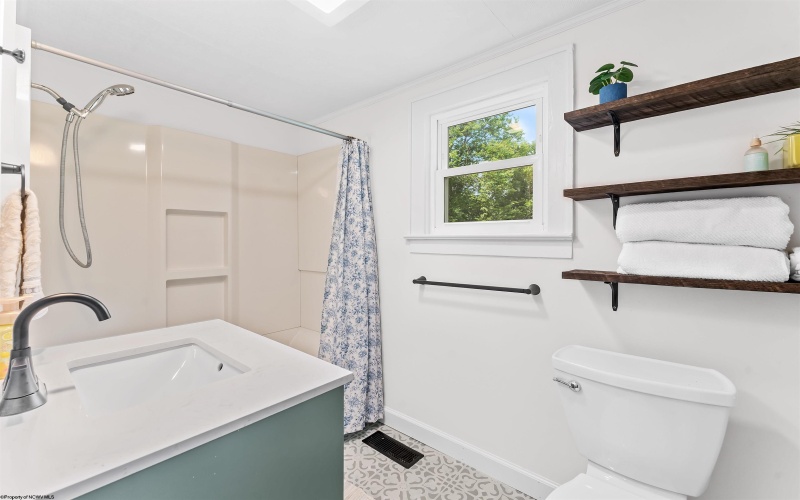 16 Davis Heights Road, Maidsville, West Virginia 26541, 2 Bedrooms Bedrooms, 5 Rooms Rooms,1 BathroomBathrooms,Single Family Detached,For Sale,Davis Heights,0,10165686