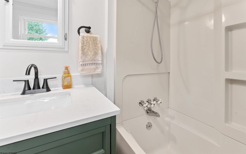 16 Davis Heights Road, Maidsville, West Virginia 26541, 2 Bedrooms Bedrooms, 5 Rooms Rooms,1 BathroomBathrooms,Single Family Detached,For Sale,Davis Heights,0,10165686