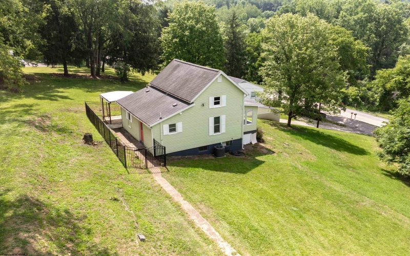 16 Davis Heights Road, Maidsville, West Virginia 26541, 2 Bedrooms Bedrooms, 5 Rooms Rooms,1 BathroomBathrooms,Single Family Detached,For Sale,Davis Heights,0,10165686