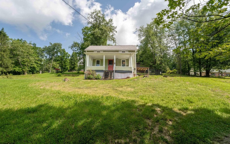 16 Davis Heights Road, Maidsville, West Virginia 26541, 2 Bedrooms Bedrooms, 5 Rooms Rooms,1 BathroomBathrooms,Single Family Detached,For Sale,Davis Heights,0,10165686