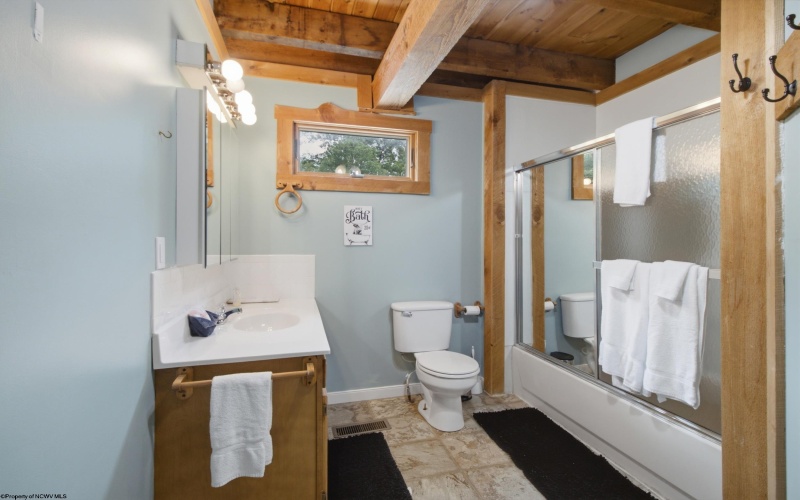 945 West Ridge Road, Slaty Fork, West Virginia 26209, 8 Bedrooms Bedrooms, 12 Rooms Rooms,6 BathroomsBathrooms,Single Family Detached,For Sale,West Ridge,0,10165712