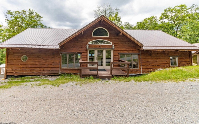 945 West Ridge Road, Slaty Fork, West Virginia 26209, 8 Bedrooms Bedrooms, 12 Rooms Rooms,6 BathroomsBathrooms,Single Family Detached,For Sale,West Ridge,0,10165712