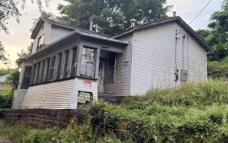 113 Long Street, Grafton, West Virginia 26354, 2 Bedrooms Bedrooms, 6 Rooms Rooms,1 BathroomBathrooms,Single Family Detached,For Sale,Long,0,10165711 113 Long Street, Grafton, West Virginia 26354, 2 Bedrooms Bedrooms, 6 Rooms Rooms,1 BathroomBathrooms,Single Family Detached,For Sale,Long,0,10165711