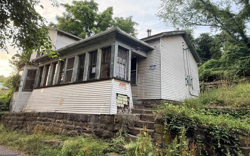 113 Long Street, Grafton, West Virginia 26354, 2 Bedrooms Bedrooms, 6 Rooms Rooms,1 BathroomBathrooms,Single Family Detached,For Sale,Long,0,10165711 113 Long Street, Grafton, West Virginia 26354, 2 Bedrooms Bedrooms, 6 Rooms Rooms,1 BathroomBathrooms,Single Family Detached,For Sale,Long,0,10165711