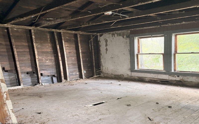 113 Long Street, Grafton, West Virginia 26354, 2 Bedrooms Bedrooms, 6 Rooms Rooms,1 BathroomBathrooms,Single Family Detached,For Sale,Long,0,10165711 113 Long Street, Grafton, West Virginia 26354, 2 Bedrooms Bedrooms, 6 Rooms Rooms,1 BathroomBathrooms,Single Family Detached,For Sale,Long,0,10165711
