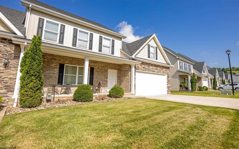103 Red Oak Lane, Morgantown, West Virginia 26501, 4 Bedrooms Bedrooms, 6 Rooms Rooms,4 BathroomsBathrooms,Residential Rentals,For Rent,Red Oak,0,10165716