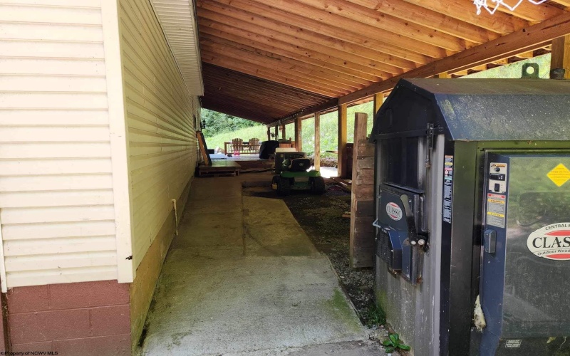 23 Whispering Willow Drive, Montrose, West Virginia 26283, 5 Bedrooms Bedrooms, 11 Rooms Rooms,3 BathroomsBathrooms,Single Family Detached,For Sale,Whispering Willow,0,10165731