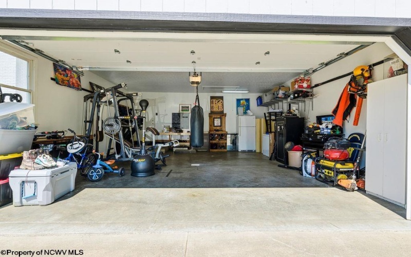 83 Oakridge Drive, Mount Clare, West Virginia 26408, 3 Bedrooms Bedrooms, 7 Rooms Rooms,2 BathroomsBathrooms,Single Family Detached,For Sale,Oakridge,0,10165724