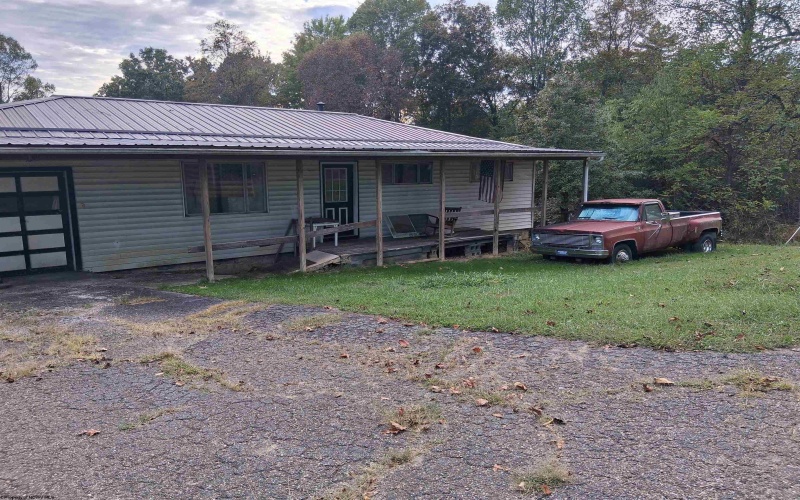 2700 Calhoun Highway, Grantsville, West Virginia 26147, 3 Bedrooms Bedrooms, 7 Rooms Rooms,1 BathroomBathrooms,Single Family Detached,For Sale,Calhoun,0,10161900