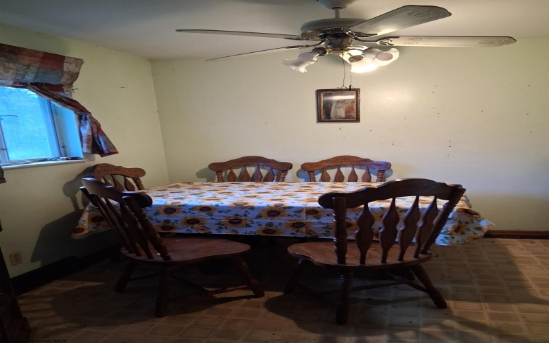 2700 Calhoun Highway, Grantsville, West Virginia 26147, 3 Bedrooms Bedrooms, 7 Rooms Rooms,1 BathroomBathrooms,Single Family Detached,For Sale,Calhoun,0,10161900