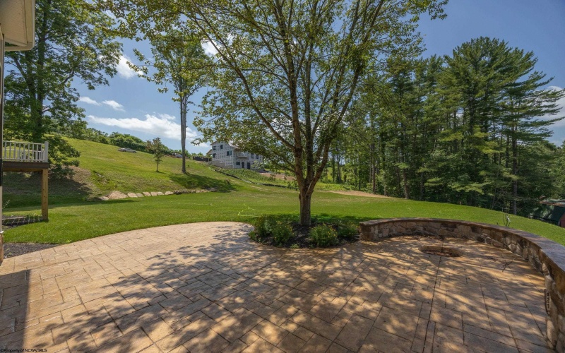 74 Lu Lane, Morgantown, West Virginia 26508, 5 Bedrooms Bedrooms, 9 Rooms Rooms,2 BathroomsBathrooms,Single Family Detached,For Sale,Lu,0,10163580