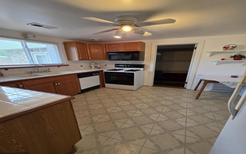 112 Sixteenth Street, Elkins, West Virginia 26241, 2 Bedrooms Bedrooms, 11 Rooms Rooms,3 BathroomsBathrooms,Single Family Detached,For Sale,Sixteenth,0,10165756