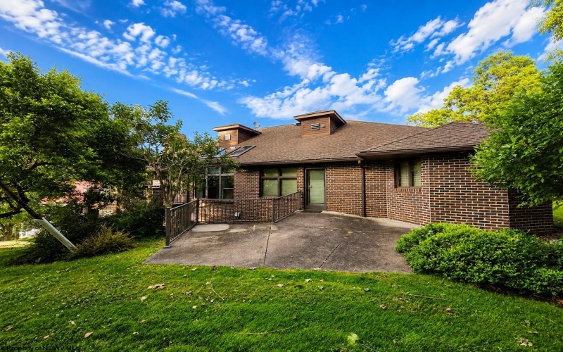 102 Hunters Ridge Road, Wheeling, West Virginia 26003, 4 Bedrooms Bedrooms, 14 Rooms Rooms,3 BathroomsBathrooms,Single Family Detached,For Sale,Hunters Ridge,0,10165755