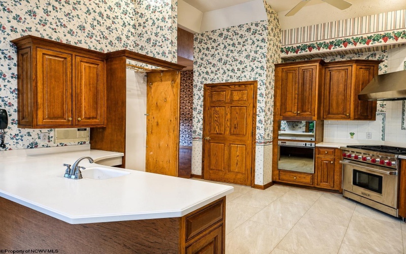102 Hunters Ridge Road, Wheeling, West Virginia 26003, 4 Bedrooms Bedrooms, 14 Rooms Rooms,3 BathroomsBathrooms,Single Family Detached,For Sale,Hunters Ridge,0,10165755