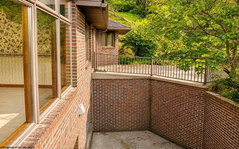 102 Hunters Ridge Road, Wheeling, West Virginia 26003, 4 Bedrooms Bedrooms, 14 Rooms Rooms,3 BathroomsBathrooms,Single Family Detached,For Sale,Hunters Ridge,0,10165755