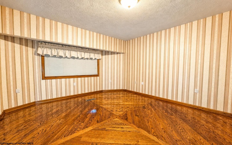 102 Hunters Ridge Road, Wheeling, West Virginia 26003, 4 Bedrooms Bedrooms, 14 Rooms Rooms,3 BathroomsBathrooms,Single Family Detached,For Sale,Hunters Ridge,0,10165755
