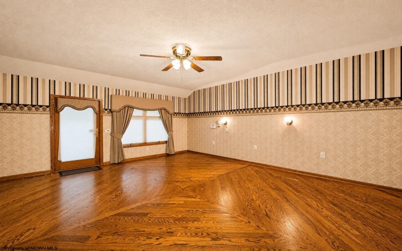 102 Hunters Ridge Road, Wheeling, West Virginia 26003, 4 Bedrooms Bedrooms, 14 Rooms Rooms,3 BathroomsBathrooms,Single Family Detached,For Sale,Hunters Ridge,0,10165755