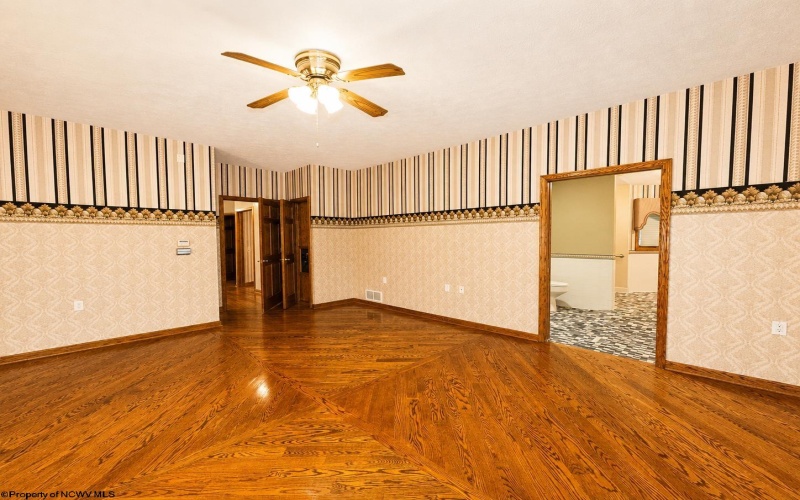 102 Hunters Ridge Road, Wheeling, West Virginia 26003, 4 Bedrooms Bedrooms, 14 Rooms Rooms,3 BathroomsBathrooms,Single Family Detached,For Sale,Hunters Ridge,0,10165755
