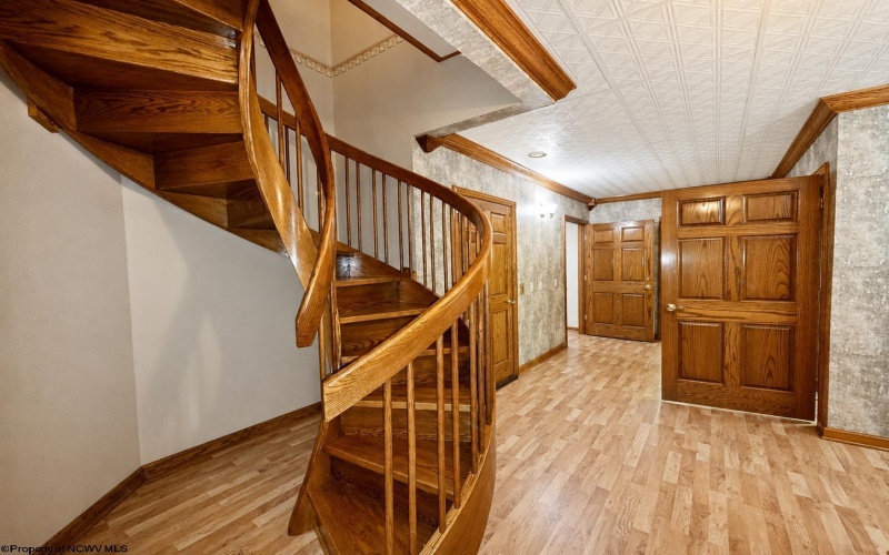 102 Hunters Ridge Road, Wheeling, West Virginia 26003, 4 Bedrooms Bedrooms, 14 Rooms Rooms,3 BathroomsBathrooms,Single Family Detached,For Sale,Hunters Ridge,0,10165755