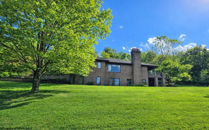 102 Hunters Ridge Road, Wheeling, West Virginia 26003, 4 Bedrooms Bedrooms, 14 Rooms Rooms,3 BathroomsBathrooms,Single Family Detached,For Sale,Hunters Ridge,0,10165755