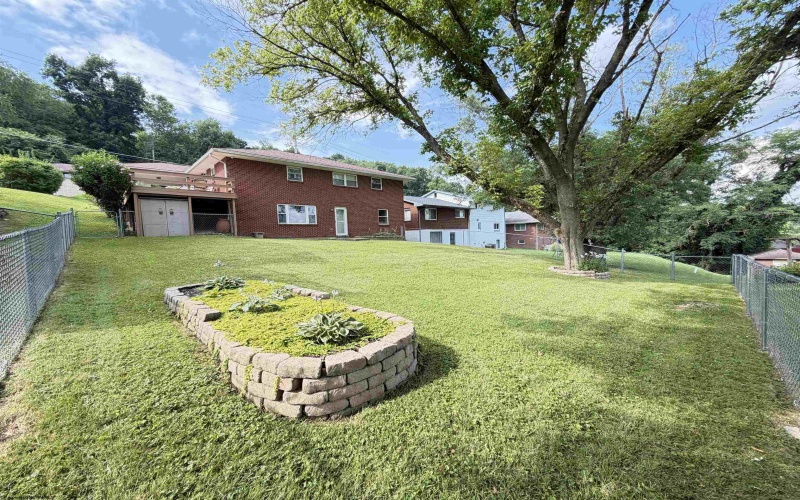 205 Paula Boulevard, Clarksburg, West Virginia 26301, 3 Bedrooms Bedrooms, 6 Rooms Rooms,2 BathroomsBathrooms,Single Family Detached,For Sale,Paula,0,10165743