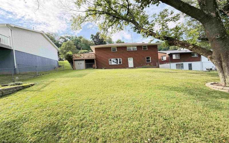 205 Paula Boulevard, Clarksburg, West Virginia 26301, 3 Bedrooms Bedrooms, 6 Rooms Rooms,2 BathroomsBathrooms,Single Family Detached,For Sale,Paula,0,10165743