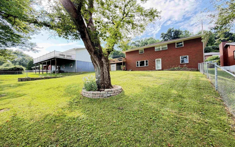 205 Paula Boulevard, Clarksburg, West Virginia 26301, 3 Bedrooms Bedrooms, 6 Rooms Rooms,2 BathroomsBathrooms,Single Family Detached,For Sale,Paula,0,10165743