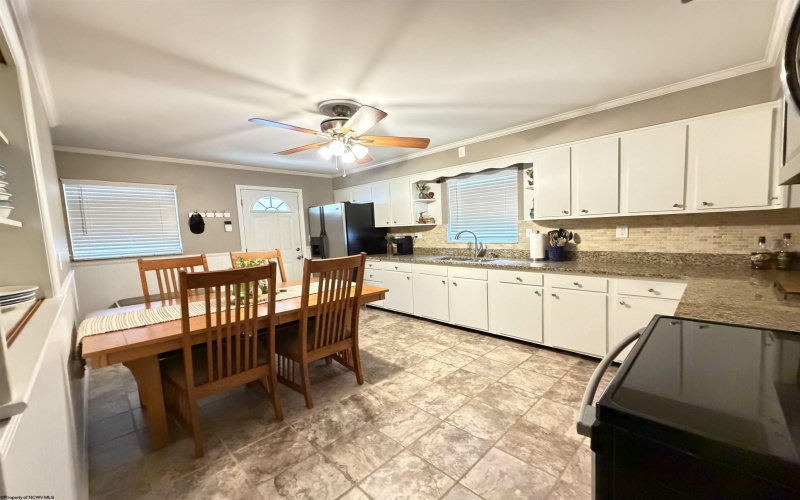 205 Paula Boulevard, Clarksburg, West Virginia 26301, 3 Bedrooms Bedrooms, 6 Rooms Rooms,2 BathroomsBathrooms,Single Family Detached,For Sale,Paula,0,10165743