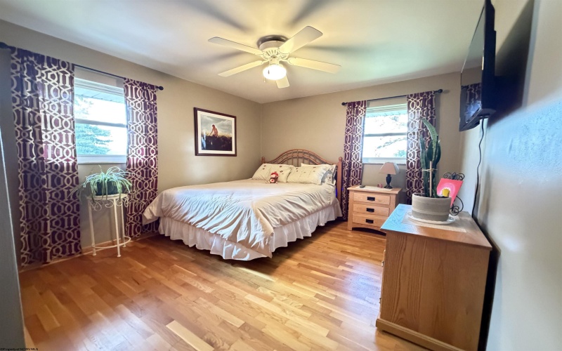 205 Paula Boulevard, Clarksburg, West Virginia 26301, 3 Bedrooms Bedrooms, 6 Rooms Rooms,2 BathroomsBathrooms,Single Family Detached,For Sale,Paula,0,10165743