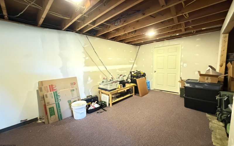 205 Paula Boulevard, Clarksburg, West Virginia 26301, 3 Bedrooms Bedrooms, 6 Rooms Rooms,2 BathroomsBathrooms,Single Family Detached,For Sale,Paula,0,10165743