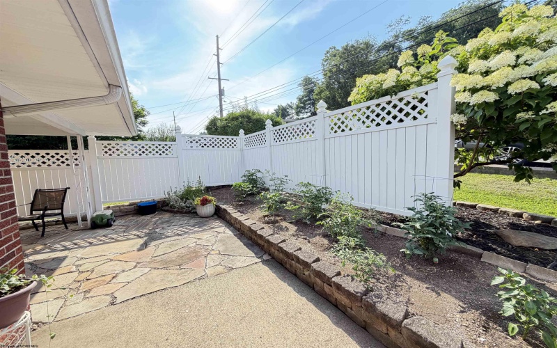 205 Paula Boulevard, Clarksburg, West Virginia 26301, 3 Bedrooms Bedrooms, 6 Rooms Rooms,2 BathroomsBathrooms,Single Family Detached,For Sale,Paula,0,10165743