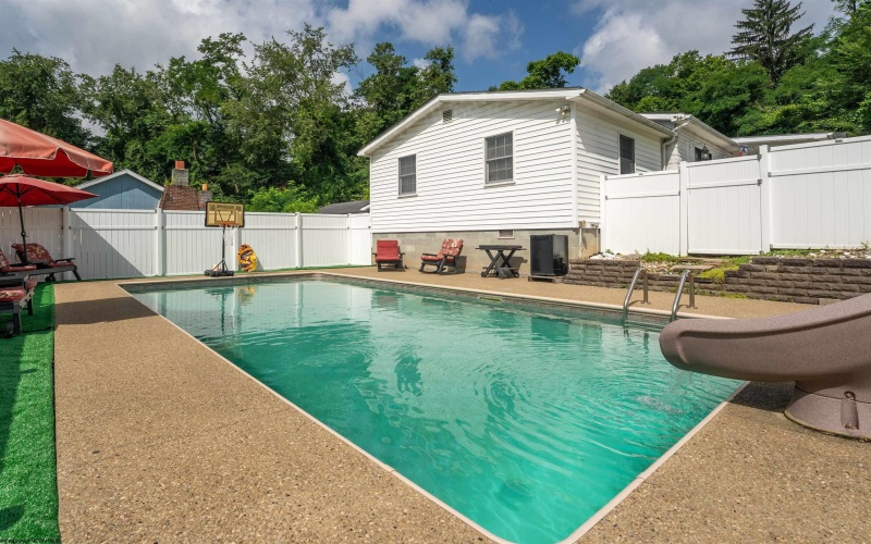 25 Langford Avenue, Morgantown, West Virginia 26501, 4 Bedrooms Bedrooms, 10 Rooms Rooms,2 BathroomsBathrooms,Single Family Detached,For Sale,Langford,0,10165754