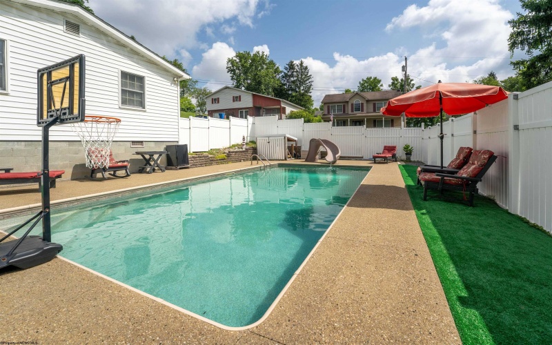 25 Langford Avenue, Morgantown, West Virginia 26501, 4 Bedrooms Bedrooms, 10 Rooms Rooms,2 BathroomsBathrooms,Single Family Detached,For Sale,Langford,0,10165754