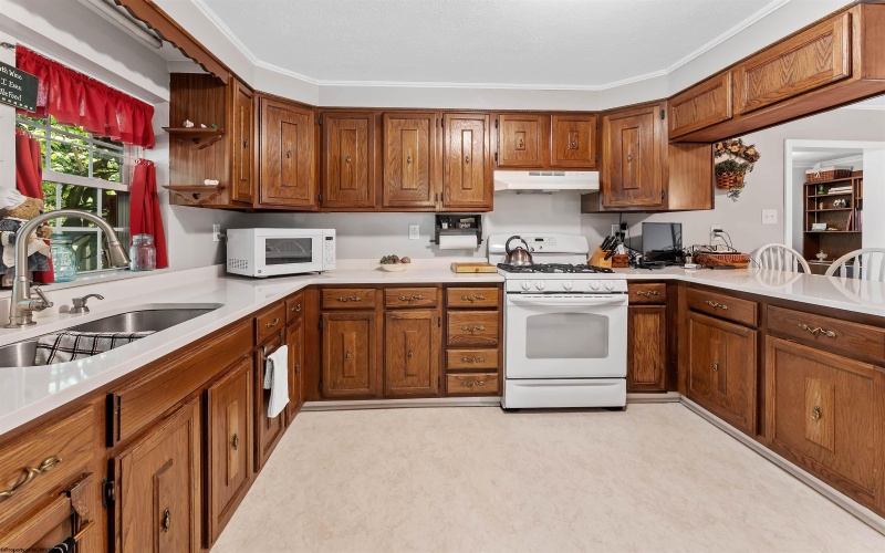 25 Langford Avenue, Morgantown, West Virginia 26501, 4 Bedrooms Bedrooms, 10 Rooms Rooms,2 BathroomsBathrooms,Single Family Detached,For Sale,Langford,0,10165754