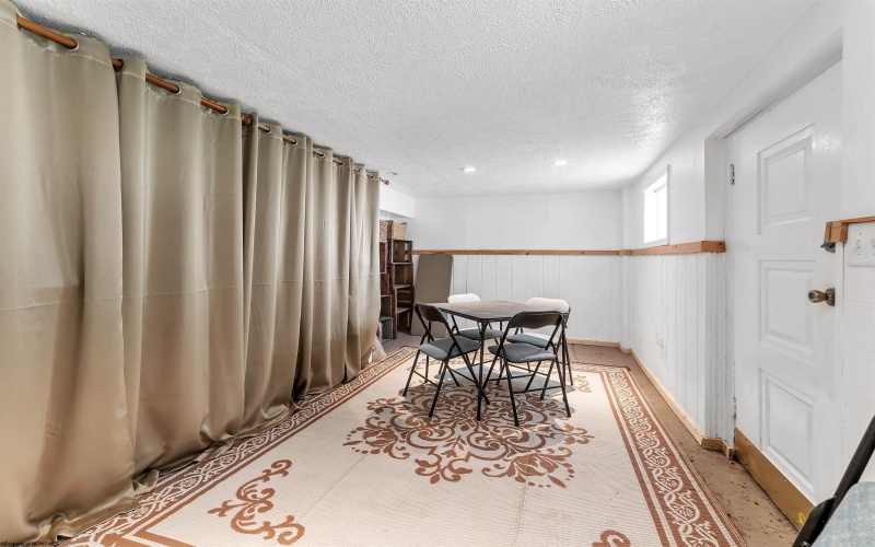 25 Langford Avenue, Morgantown, West Virginia 26501, 4 Bedrooms Bedrooms, 10 Rooms Rooms,2 BathroomsBathrooms,Single Family Detached,For Sale,Langford,0,10165754