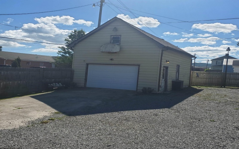220 Central Street, Elkins, West Virginia 26241, 5 Bedrooms Bedrooms, 9 Rooms Rooms,2 BathroomsBathrooms,Single Family Detached,For Sale,Central,0,10165751
