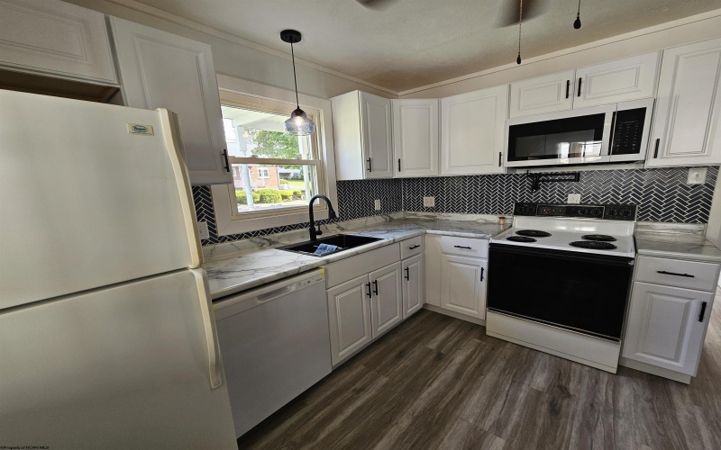 603 Kentucky Avenue, Clarksburg, West Virginia 26301, 3 Bedrooms Bedrooms, 6 Rooms Rooms,1 BathroomBathrooms,Single Family Detached,For Sale,Kentucky,0,10165759